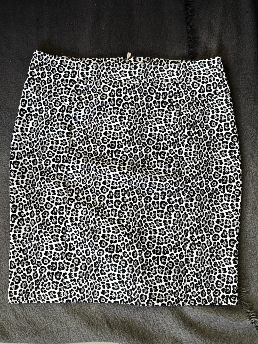 MICHAEL Michael Kors Black and White Leopard Print Pencil Skirt